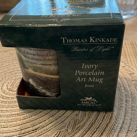 NIB Thomas Kinkade Ivory Porcelain Mug, Painter of Light - Picture 4 of 8